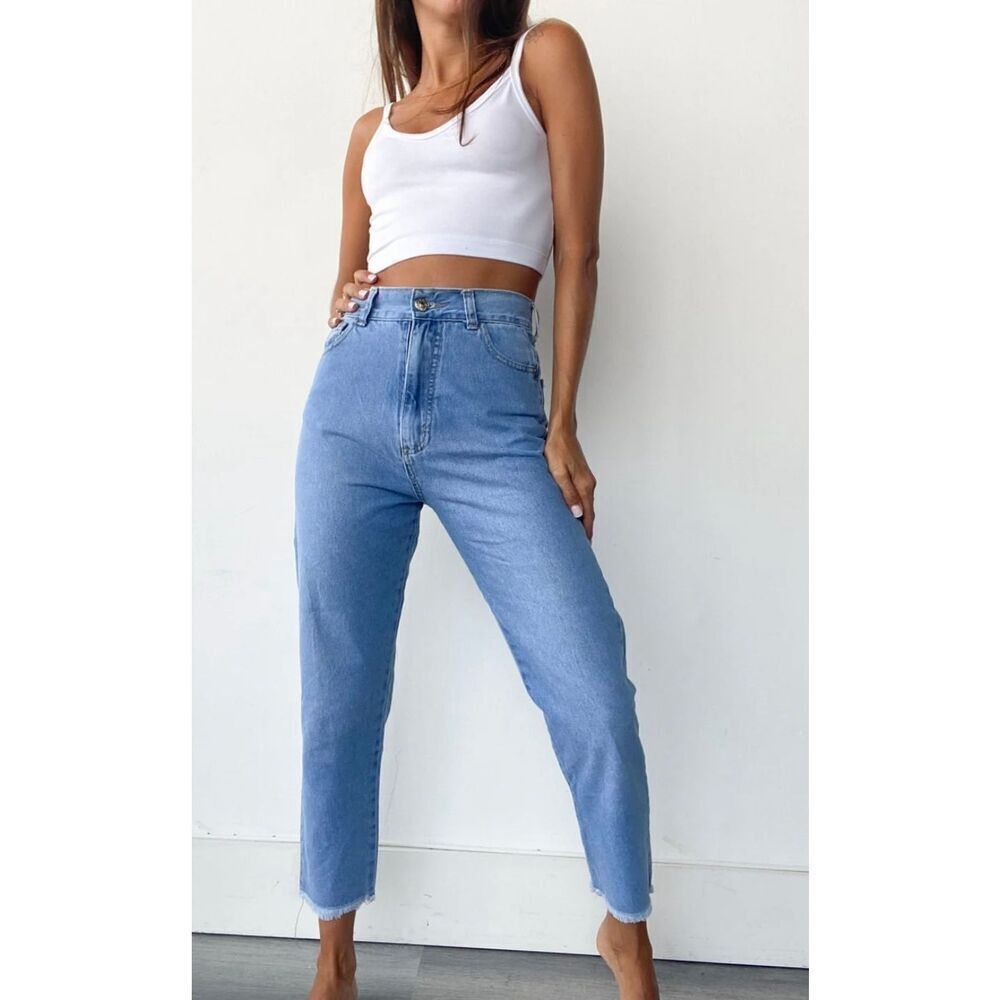 NWT Chipre Mom Jeans